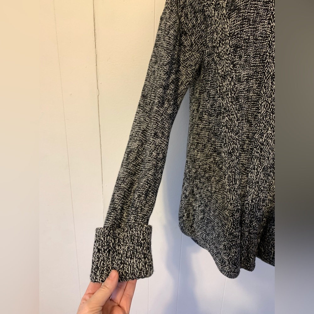 LL Bean Black/White Turtleneck Cuffed Sleeve Sweater Size M 100% cotton - Picture 2 of 7